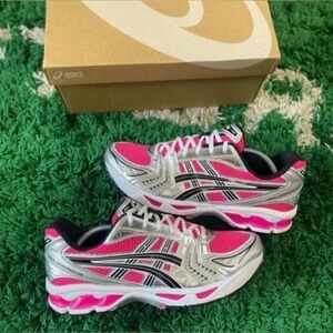 RARE Asics GEL GT 2000 5 Size 9.5 US Narrow 2A 41.5 EUR new in box Indigo Pink